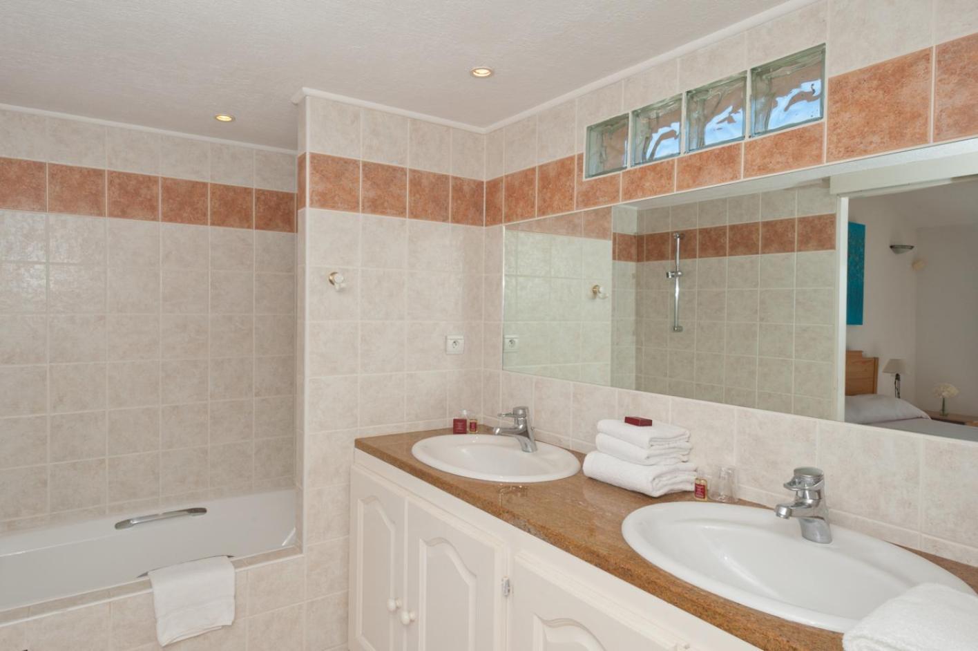 Domaine De Caranella 3*